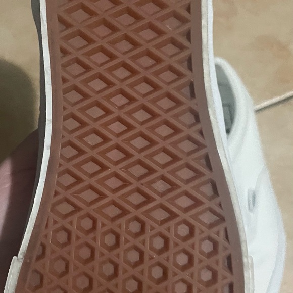 Tennis shoes - Picture 3 of 3